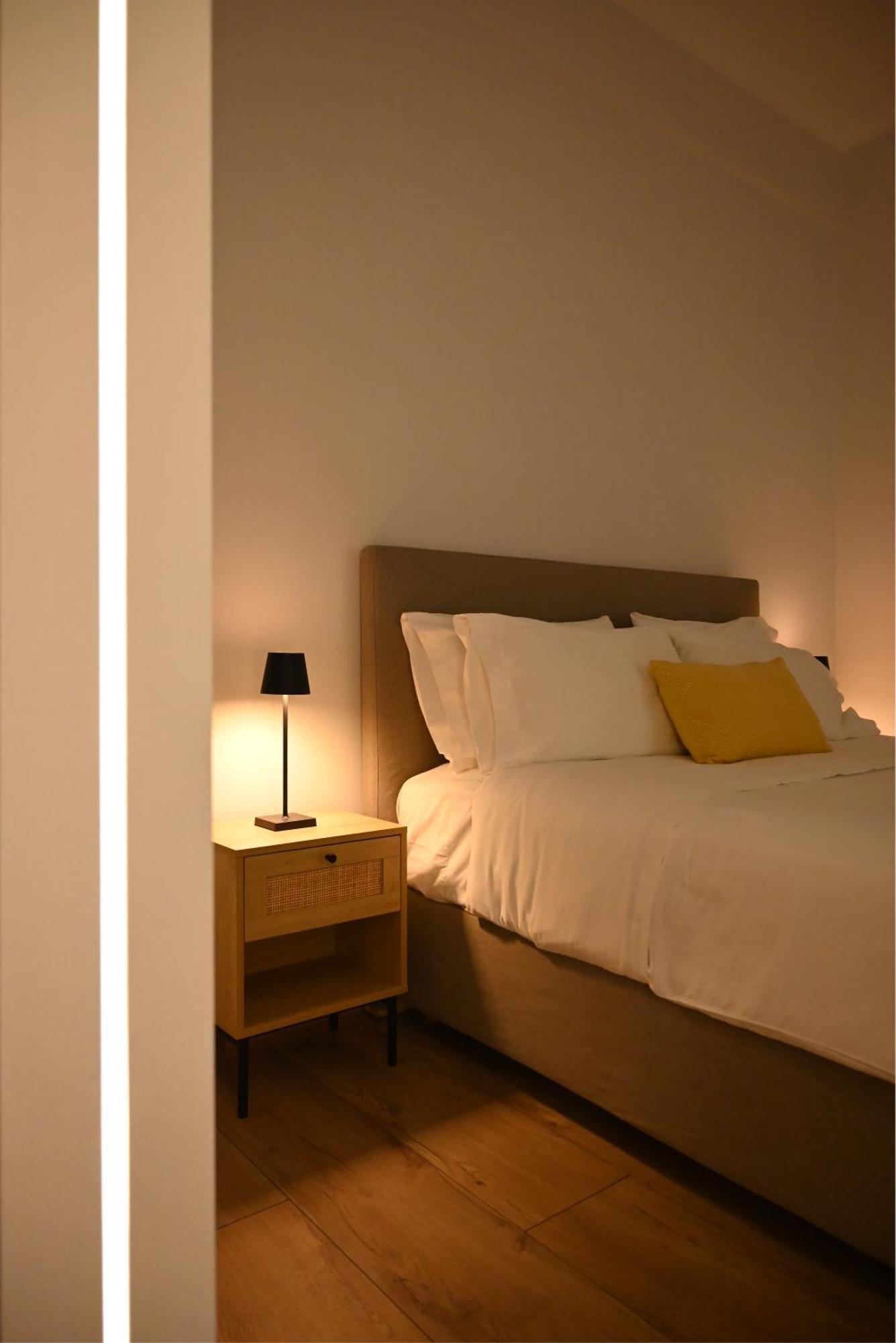 Minimal Apartment On The Shadow Of The Acropolis Athen Exterior foto